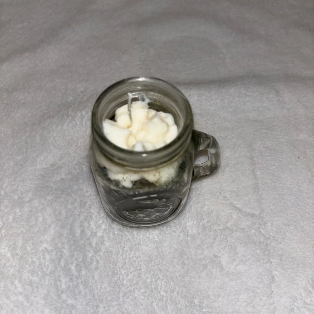 Mini candle!🕯️ - Picture 2 of 2